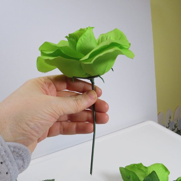 (5) lime green roses and (3) stems of baby's breath Faux Flowers - Picture 3 of 6